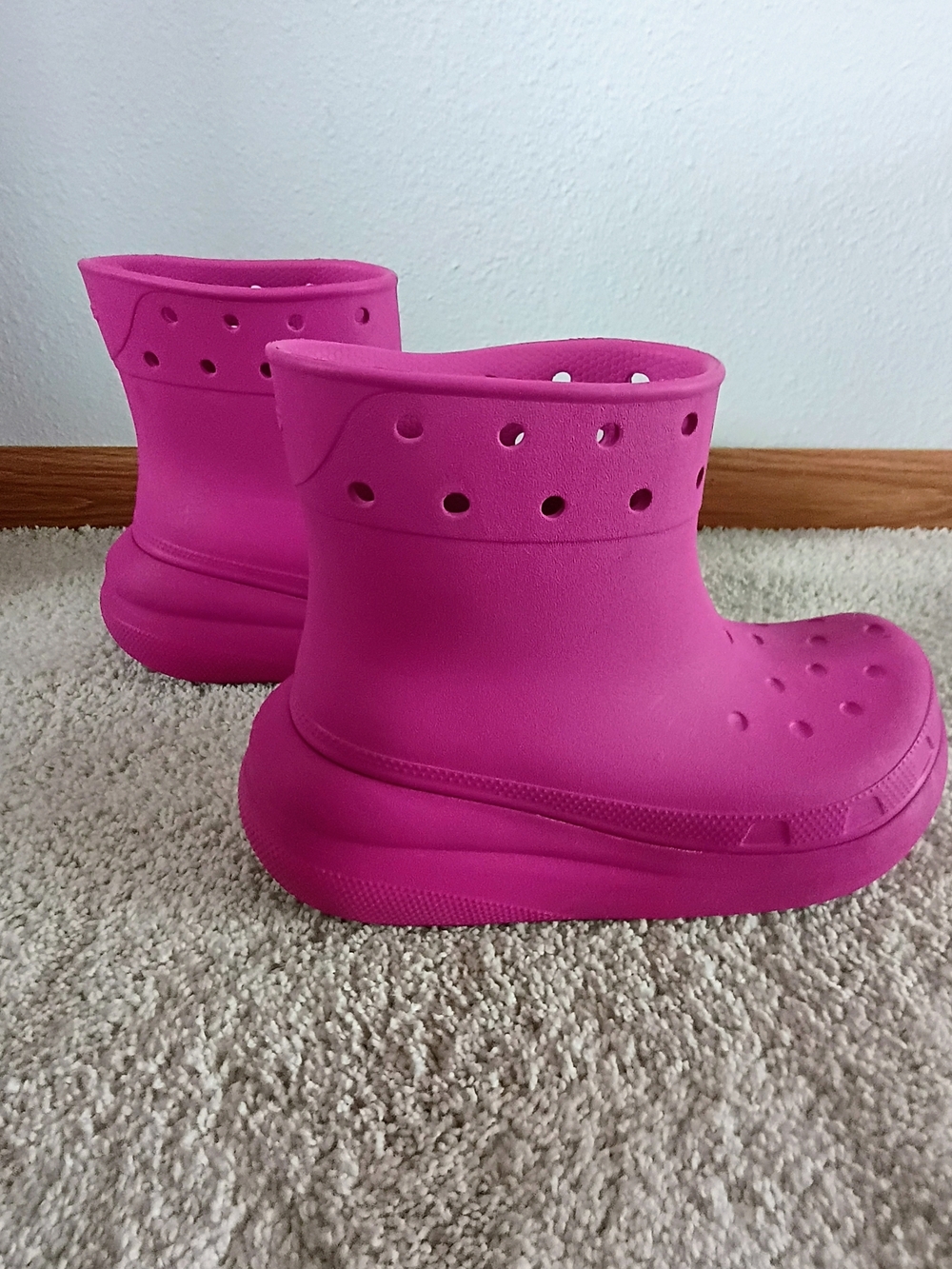 Crocs Pink Rain Boots Womens 7 Waterproof Ankle Boots Fuchsia Comfort Wellies